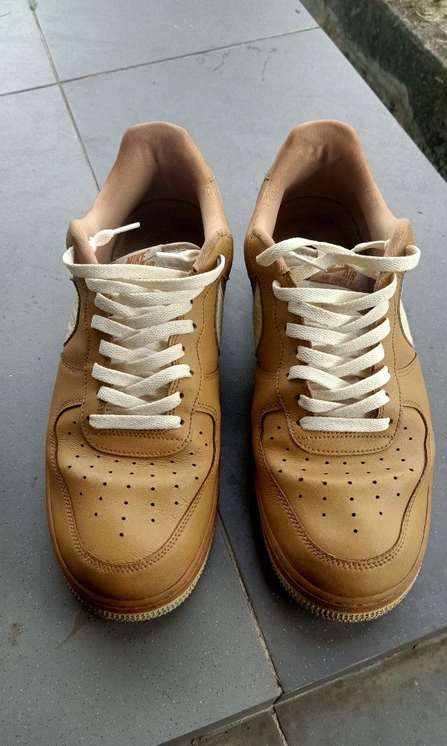 Nike clearance element gold