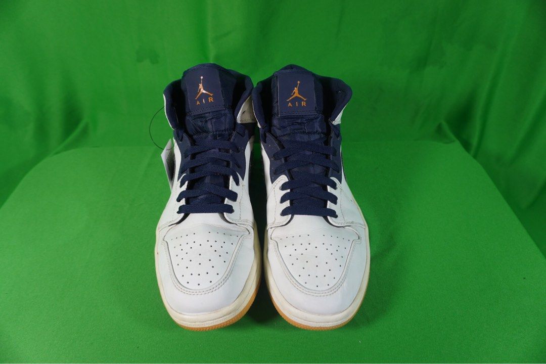 Nike Air Jordan 1 Mid Jeter size 42 5 Fesyen Pria Sepatu Sneakers di Carousell