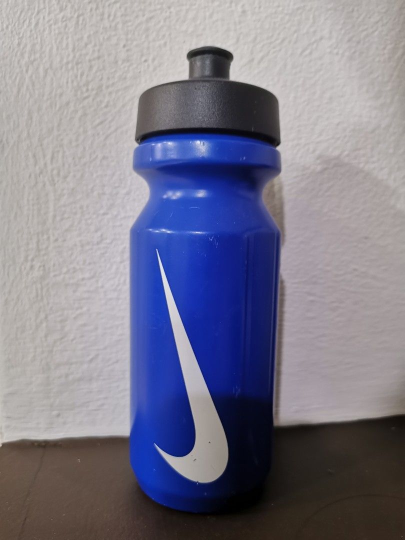 squeeze nike big mouth