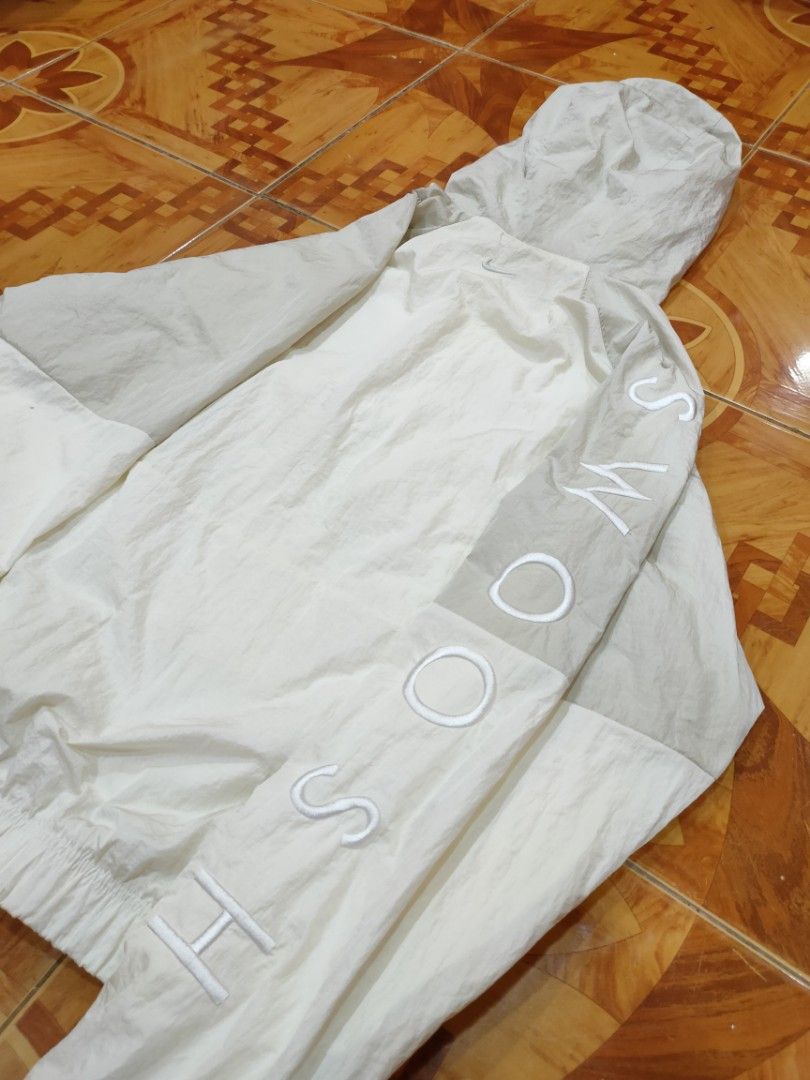 Yeezy windbreaker fake outlet