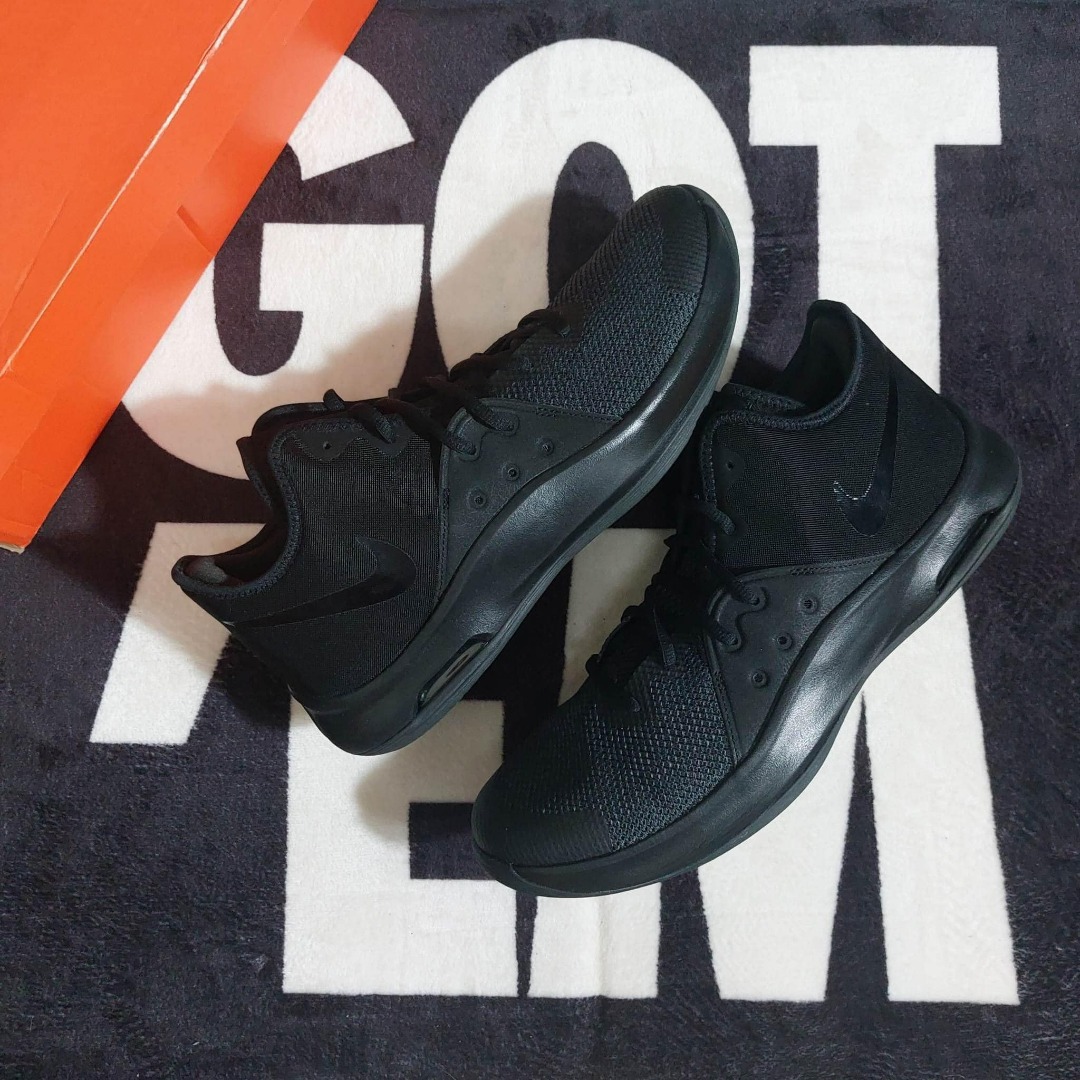 NIKE VERSATILE 3 TRIPLE BLACK Men s Fashion Footwear Sneakers