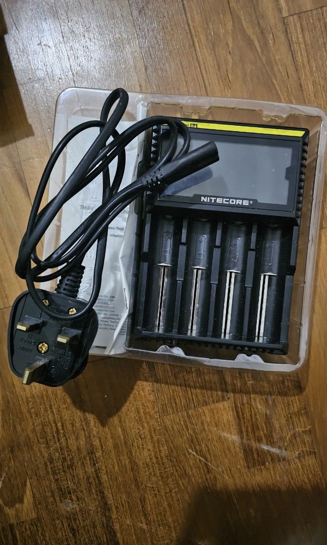 Nitecore - Digi Charger D4 Universal Smart Charger, Black – Campnsea Australia