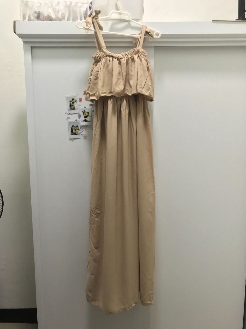 Nude Maxi Summer Dress (Category: Dresses) located in Dinalupihan. Submitted by declutteredbyaly (Listing ID 1265258829, Image 3). Description: - never nagamit, naka-stock lang sa cabinet - garterized chest part - high quality! - size L sa tag, i'm 4'11 and hanggang talampakan ko siya - with removable stains.
