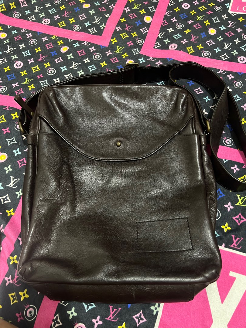 Original Banana Republic Messenger Bag, Men's Fashion, Bags, Sling Bags