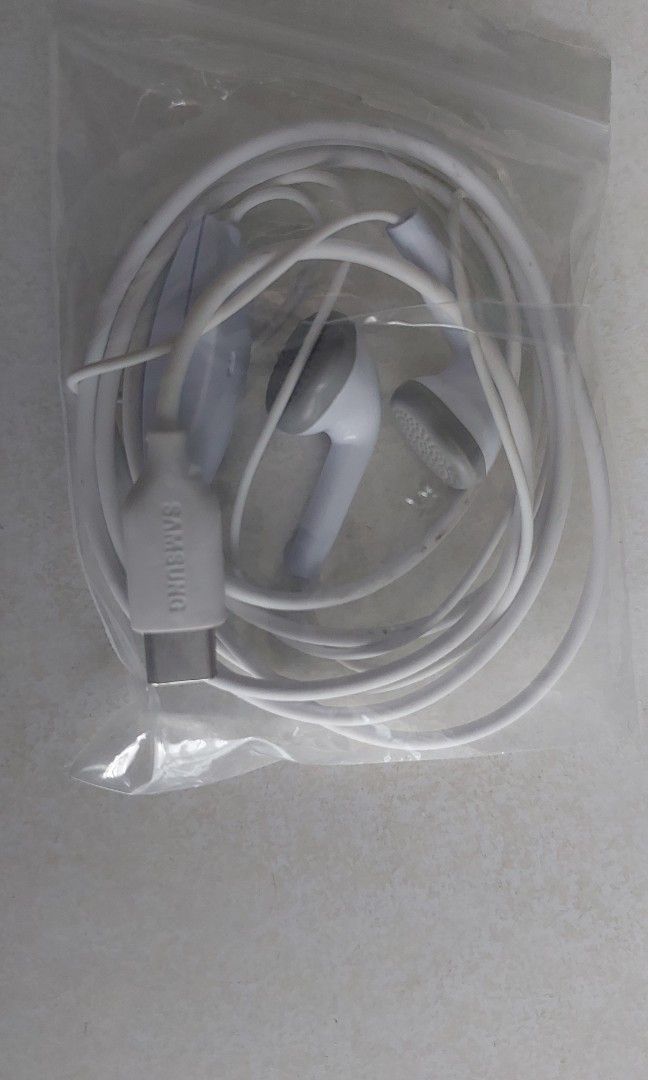Original Samsung Type C Earphones or Earplugs for Samsung mobile phones and tablets
