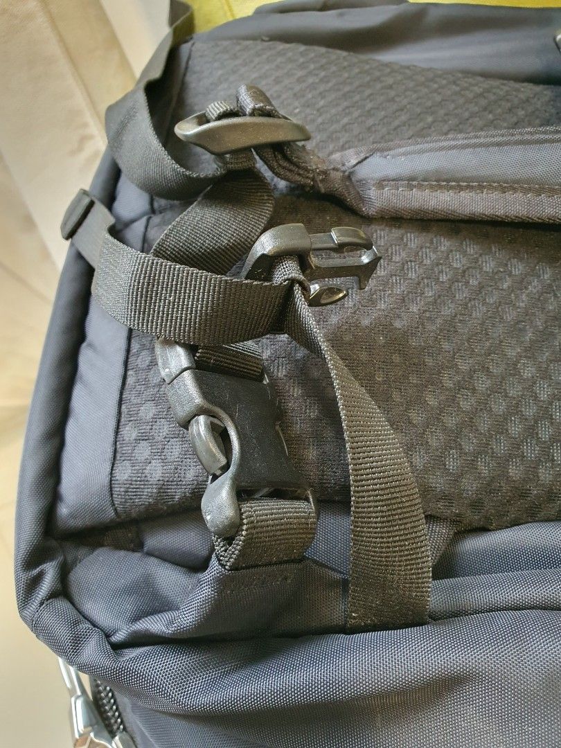 Pacsafe venturesafe 45 top