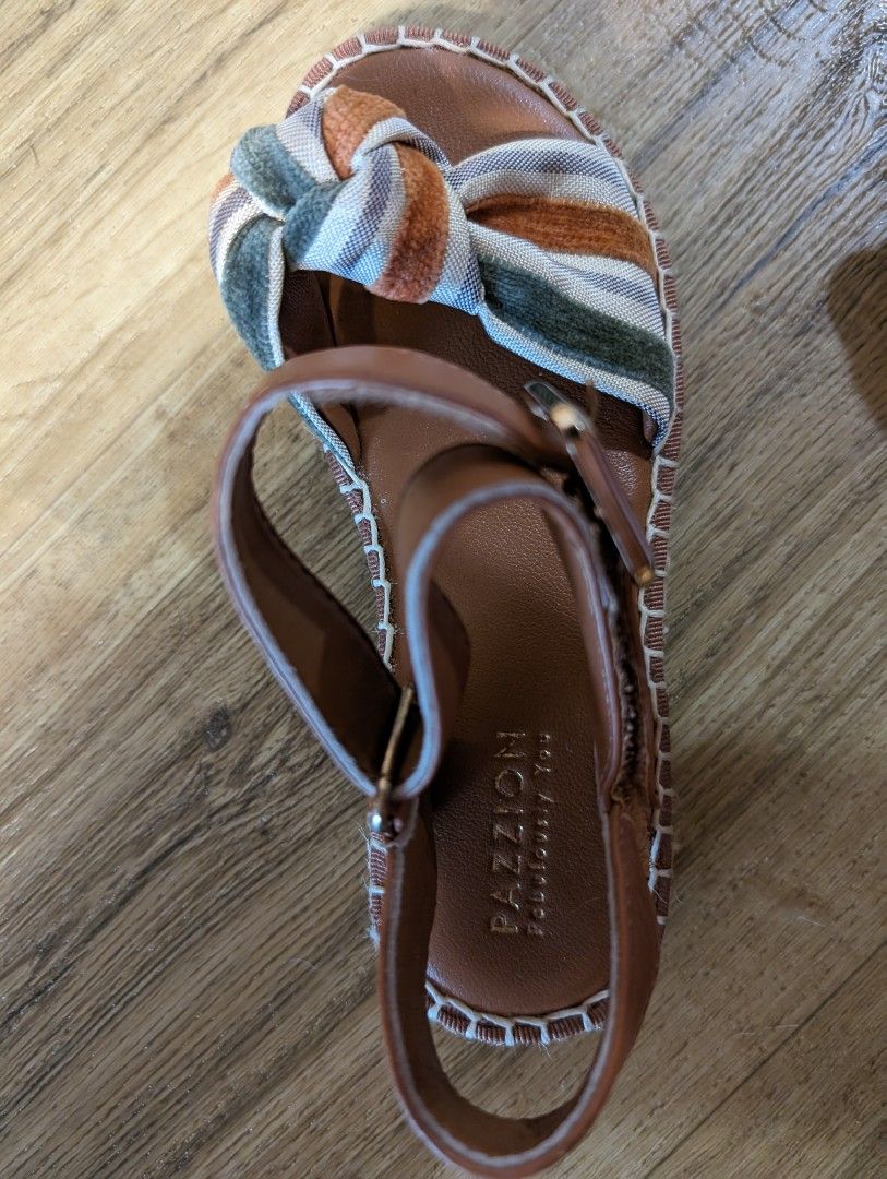 Girls sandals deals size 2