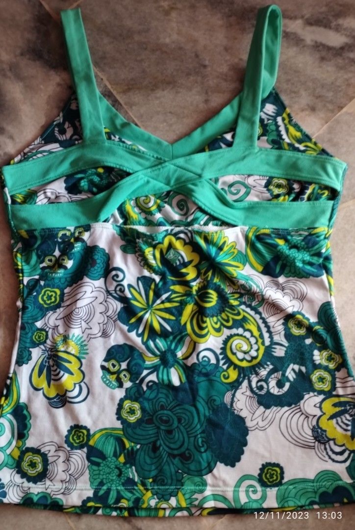 Prana Yoga top Women s Fashion Activewear on Carousell