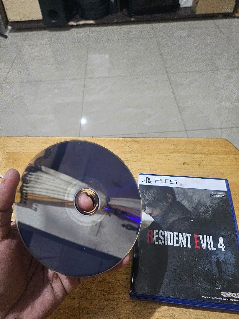 [PS5 PRELOVED GAME] RESIDENT EVIL 4 REMAKE, Video Gaming, Video Games