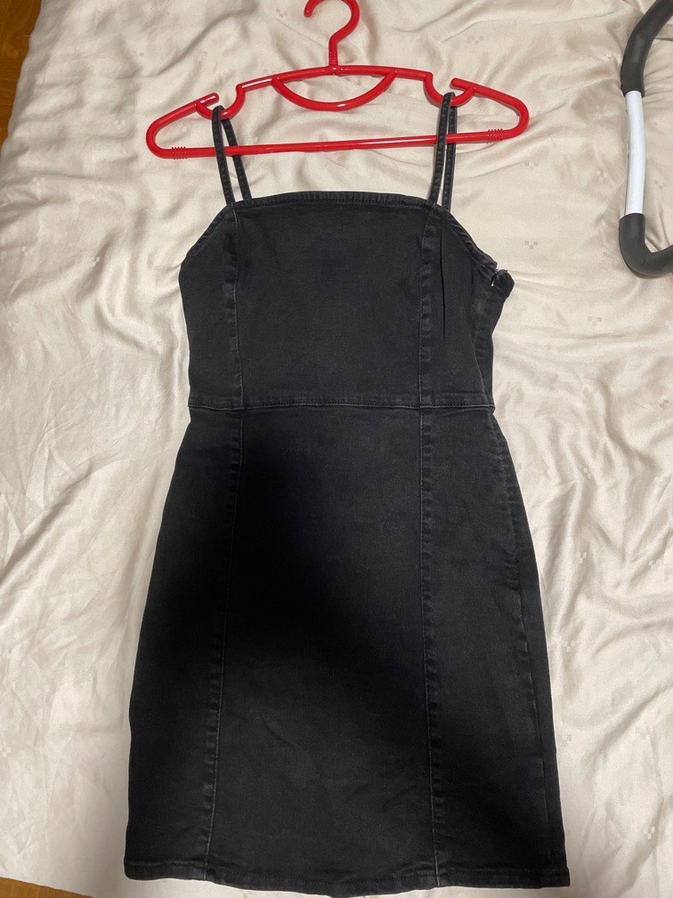 Pull and hotsell bear black dress