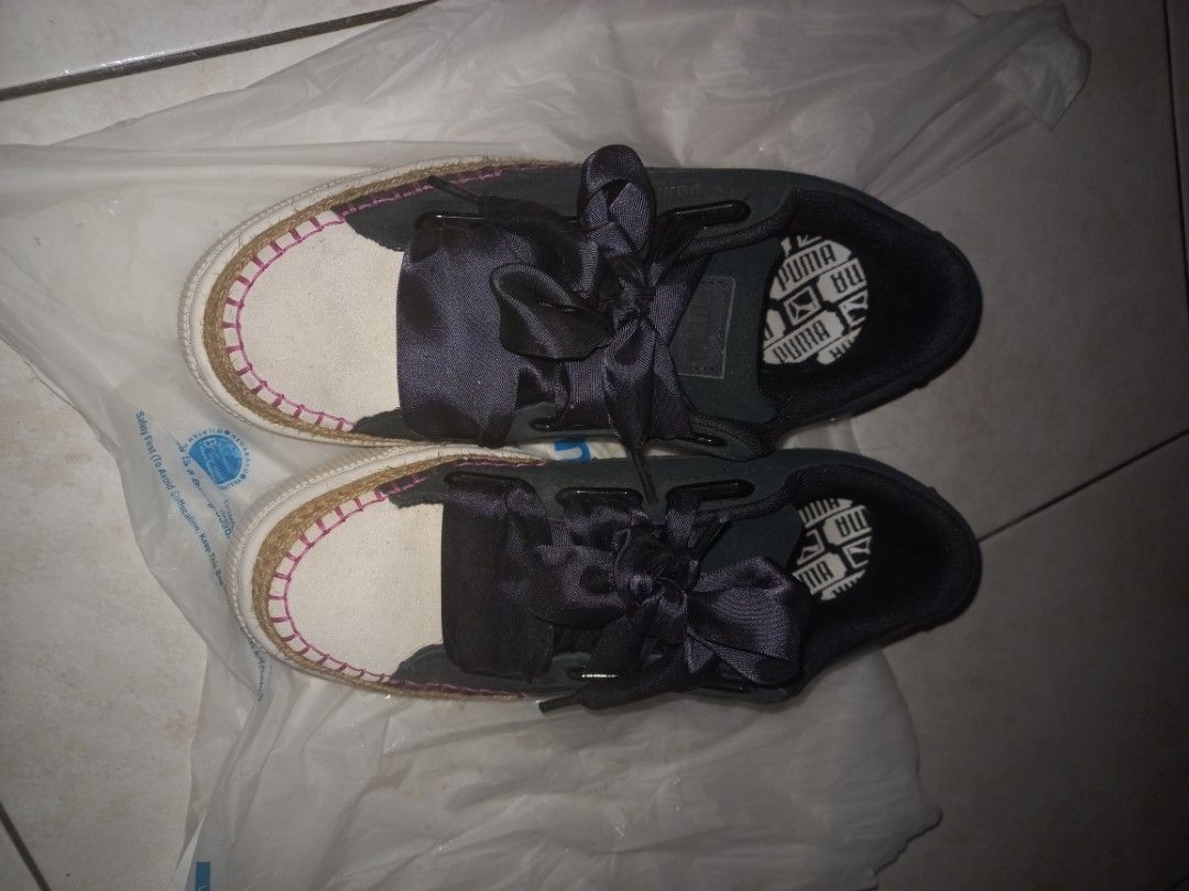 Basket heart deals scallop women's sneakers