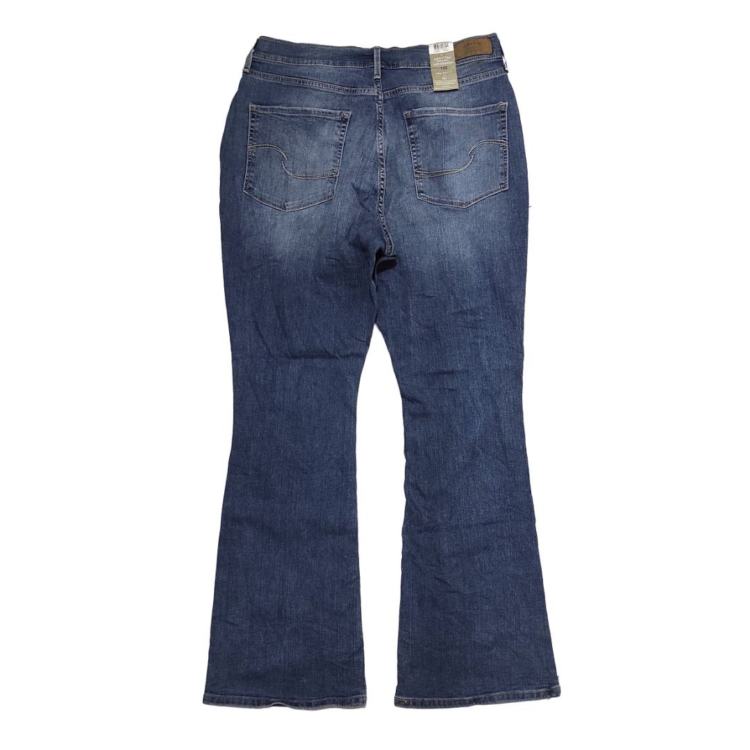 Signature by Levi Strauss Co. Curvy Boot Cut Jeans