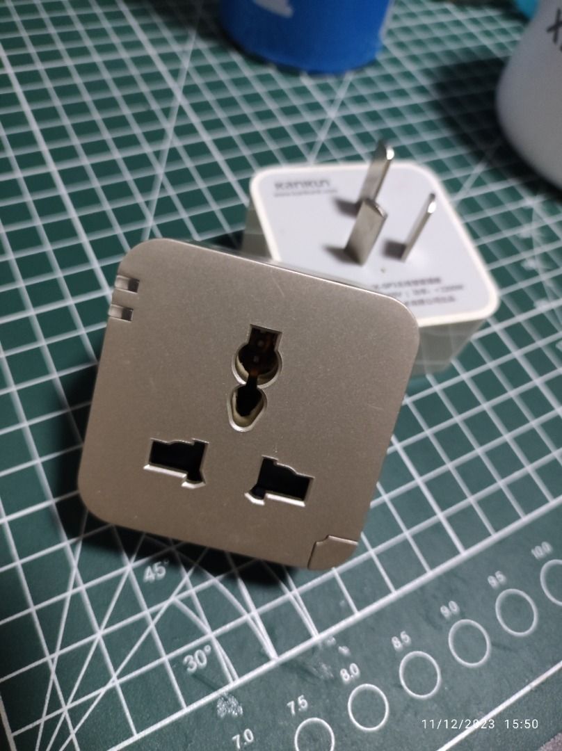 Smart plug x2 (Category: Other Mobile & Gadget Accessories) located in Singapore. Submitted by tt_yf (Listing ID 1265214949, Image 1). Description: .
