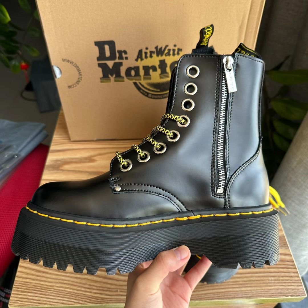 Dr martens thick deals sole shoe