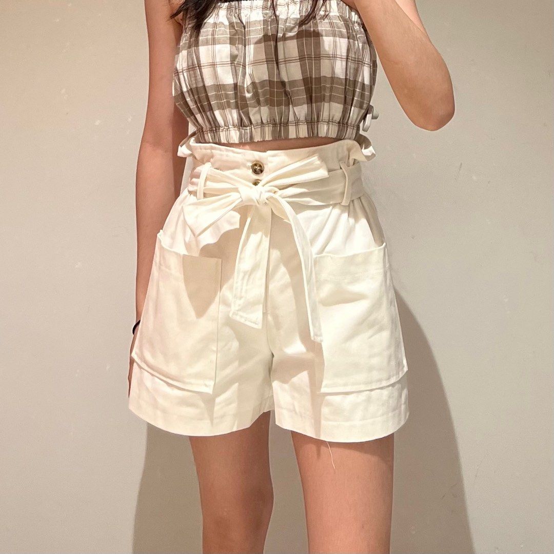 White paper top bag shorts