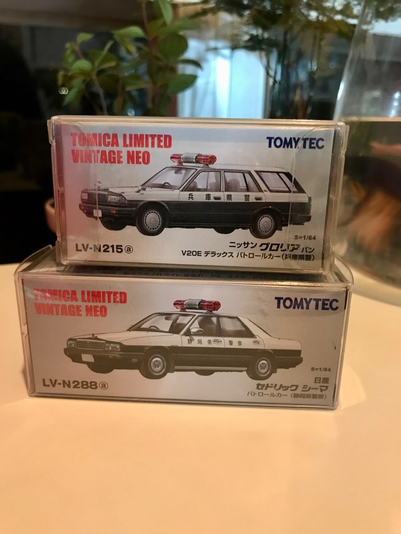 TOMYTEC TOMICA LIMITED VINTAGE LV-117a NISSAN CEDRIC Patrol Car