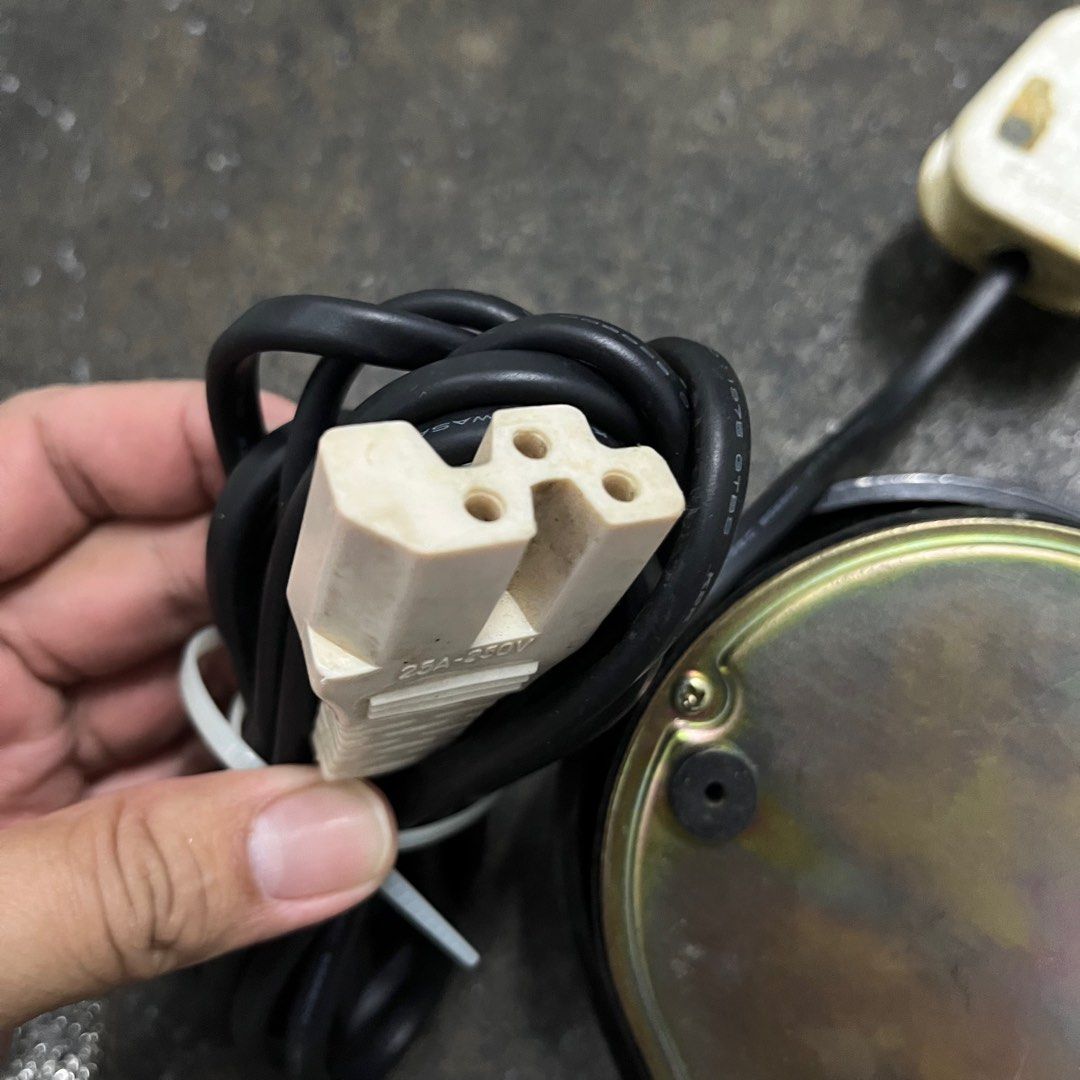 Toyota sewing machine pedal. Toyota YDK YC190 Sewing Machine Foot