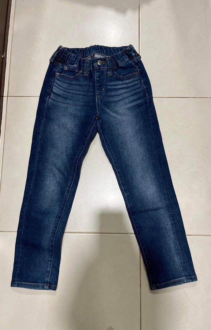 Uniqlo Boys Jeans (Category: Babies & Kids Fashion) located in Cebu City. Submitted by prettyrub_01 (Listing ID 1265244284, Image 1). Description: Used 2x (due to pandemic) Boys 8-10 yo.