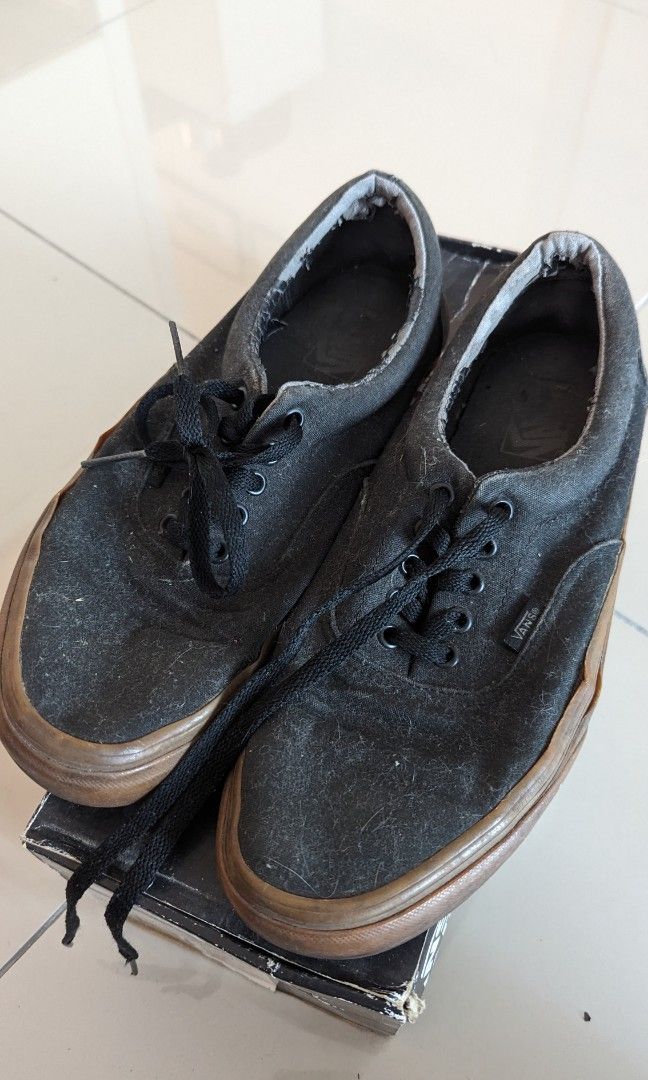 vans authentic black gum suede