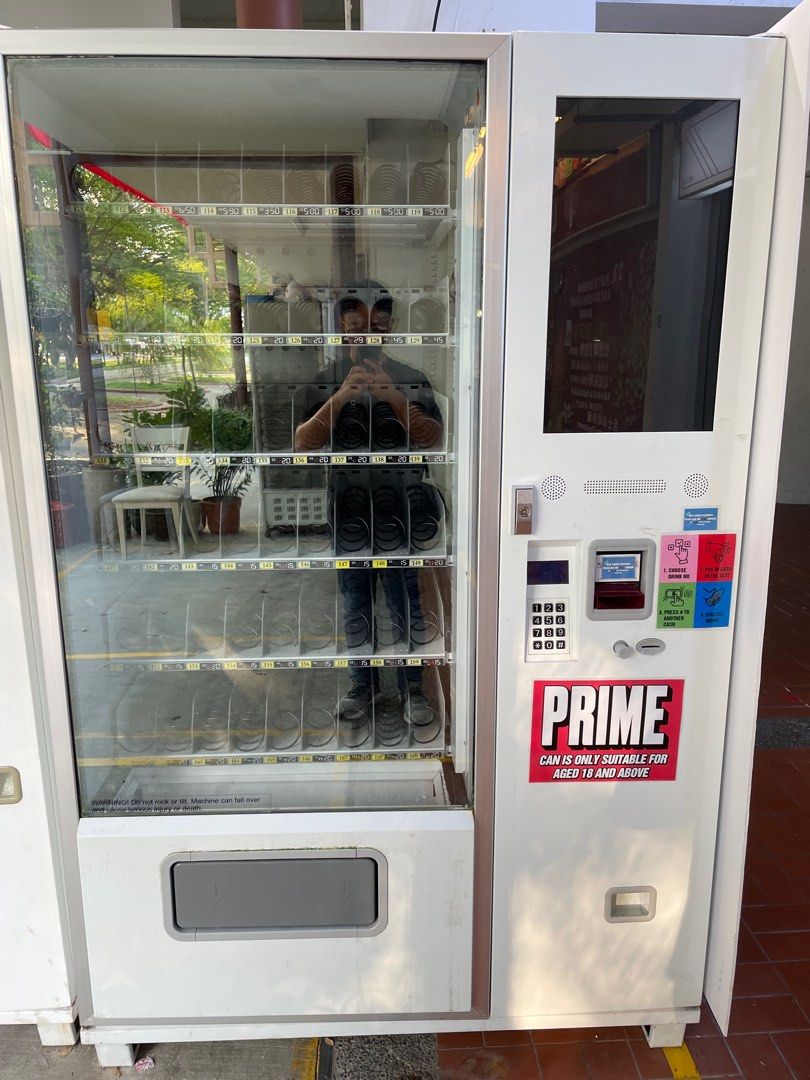 Leasing Vending machine(READ SECOND SLIDE FOR PRICING), TV & Home ...