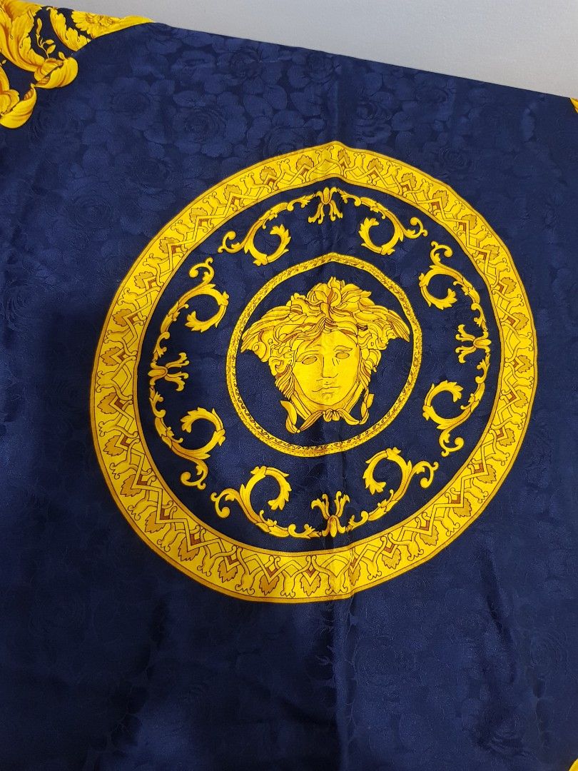 shawl versace