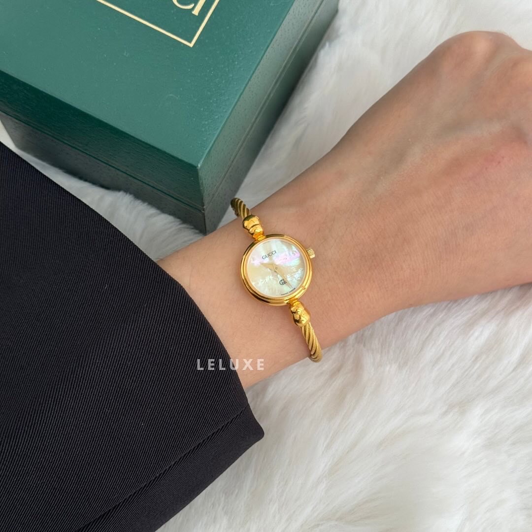 Gucci mother of cheap pearl bangle watch