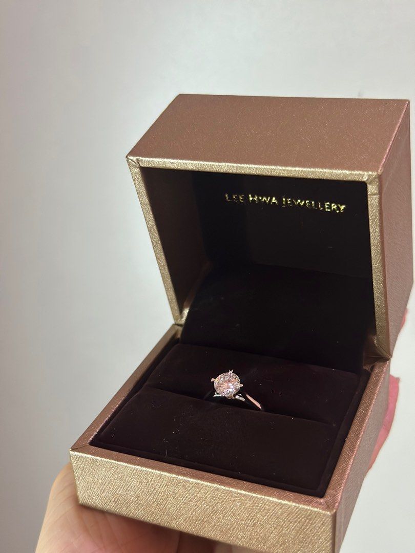 Lee hwa 2024 engagement ring