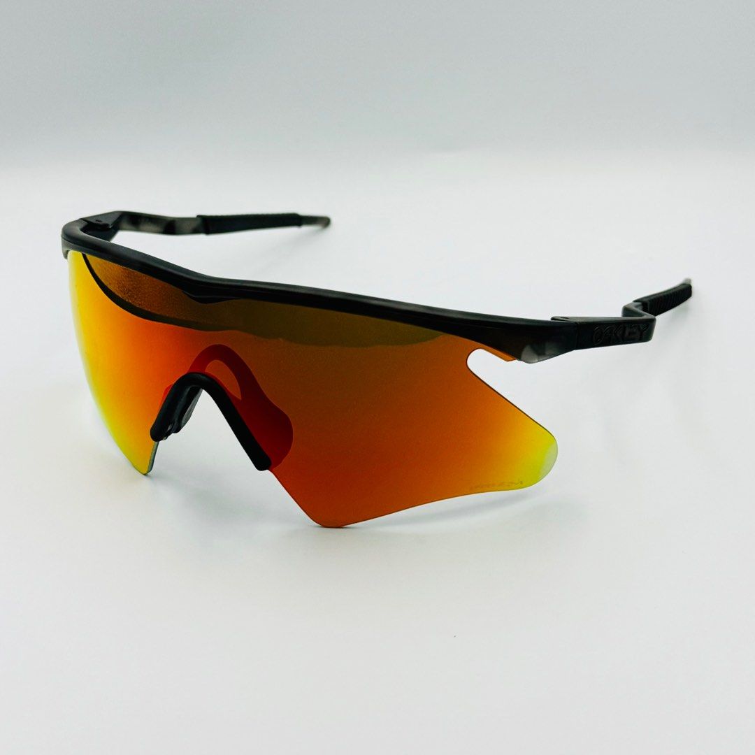 Oakley m frame mumbo top