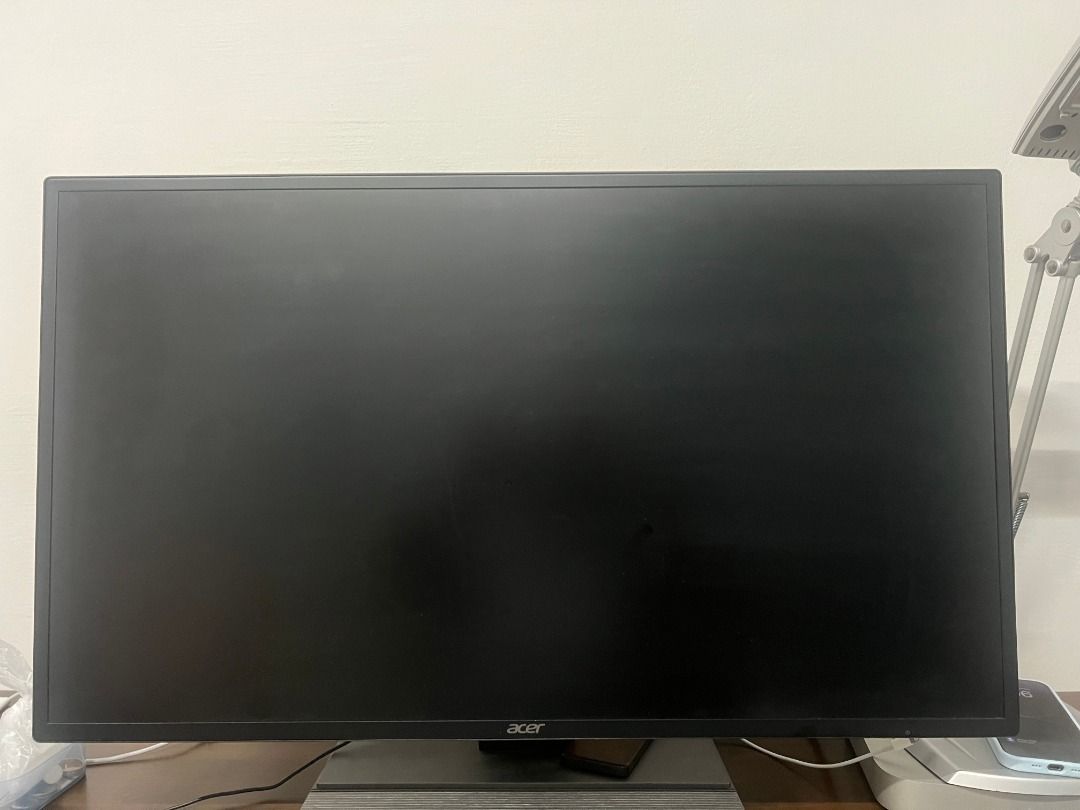 32' Computer Screen For Sale, Computers & Tech, Parts & Accessories