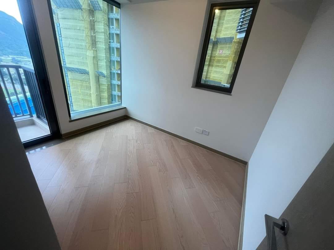 Upper Wong Chuk Hang Station 🚊, Grand Promenade 💎 directly reduced by 30% 🎉  
Direct view of the greenery and central clubhouse 🌳 and the Phase 4 swimming pool scenery 🏊‍♀️  
Three international schools nearby 🏫  
The last railway station property along the Hong Kong Island line ✅63437964016258111