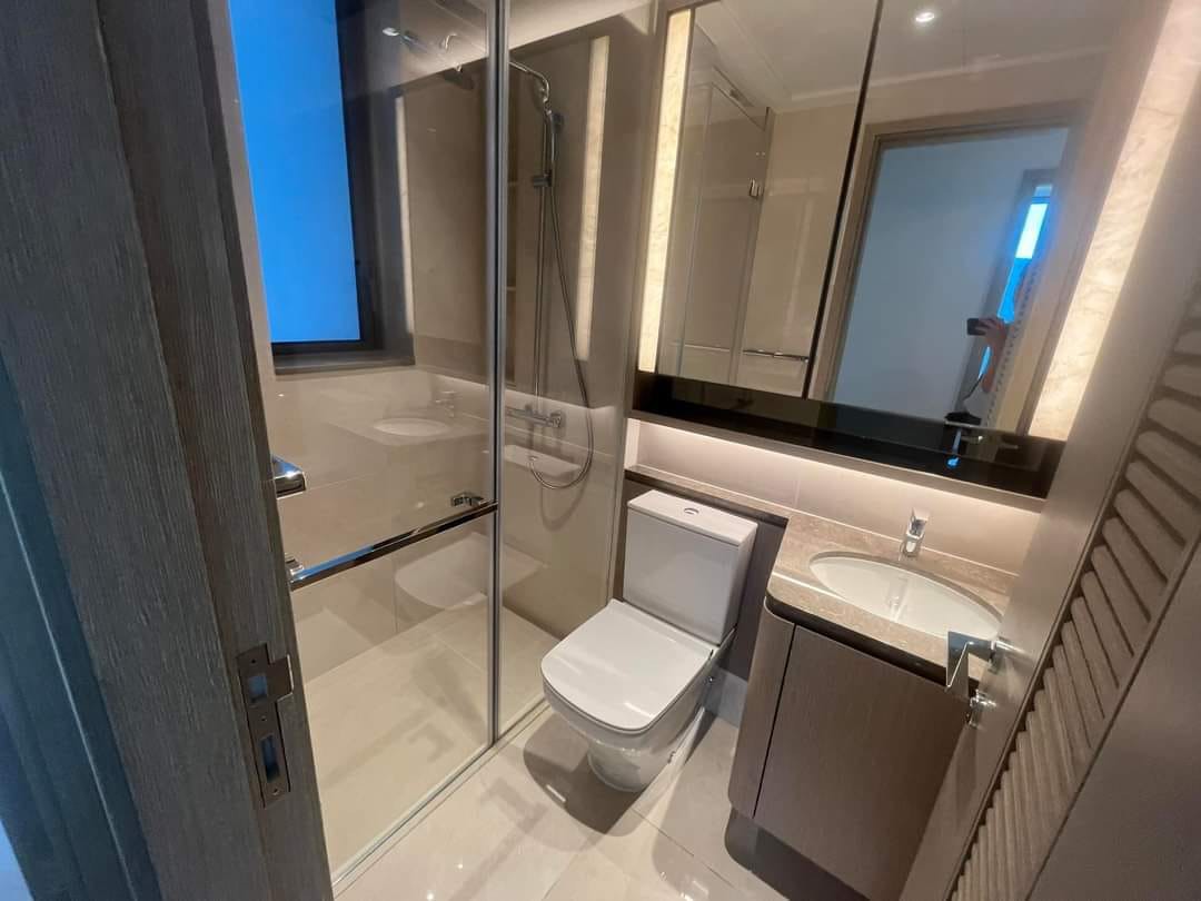 Upper Wong Chuk Hang Station 🚊, Grand Promenade 💎 directly reduced by 30% 🎉  
Direct view of the greenery and central clubhouse 🌳 and the Phase 4 swimming pool scenery 🏊‍♀️  
Three international schools nearby 🏫  
The last railway station property along the Hong Kong Island line ✅63437964016258113