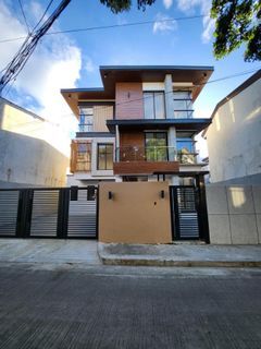 5 bedrooms modern house with pool for sale in Greenwoods executive village pasig accessible to bgc taguig makita ortigas