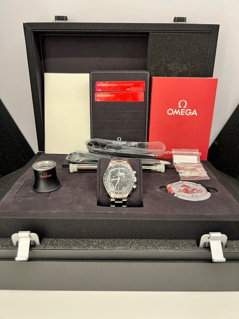 Omega speedmaster store presentation box
