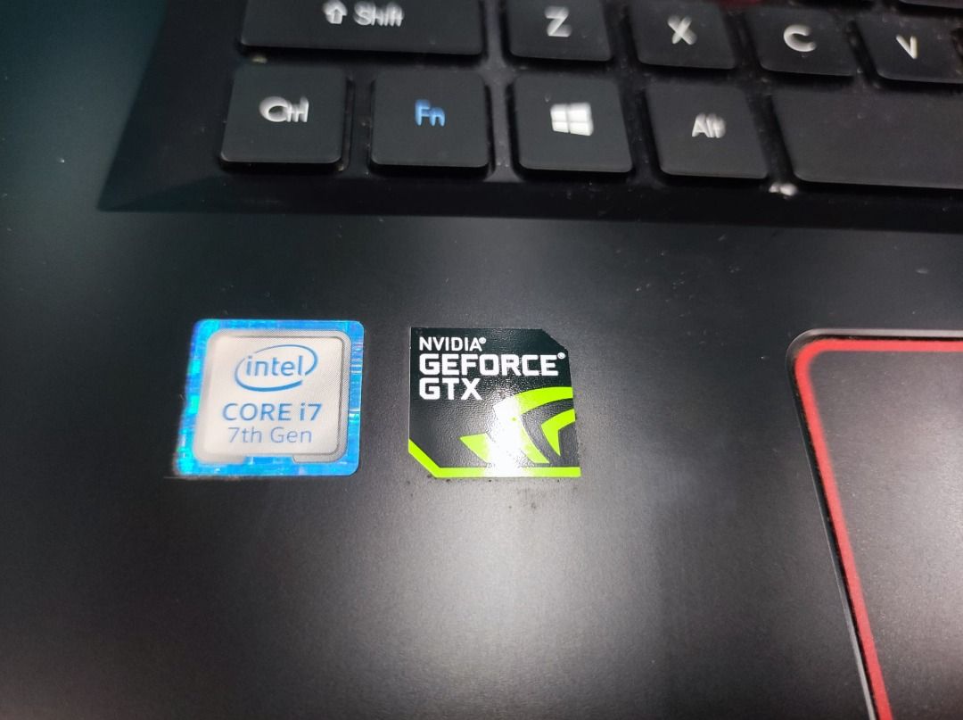 Predator helios 300 hotsell gtx 1050 ti i7