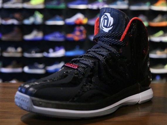Adidas D.rose 4 original black red Men s Fashion Footwear Sneakers on Carousell