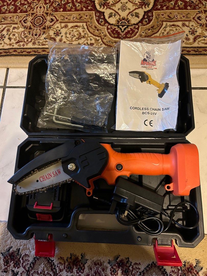 Apache Cordless Chainsaw, Furniture & Home Living, Gardening, Gardening