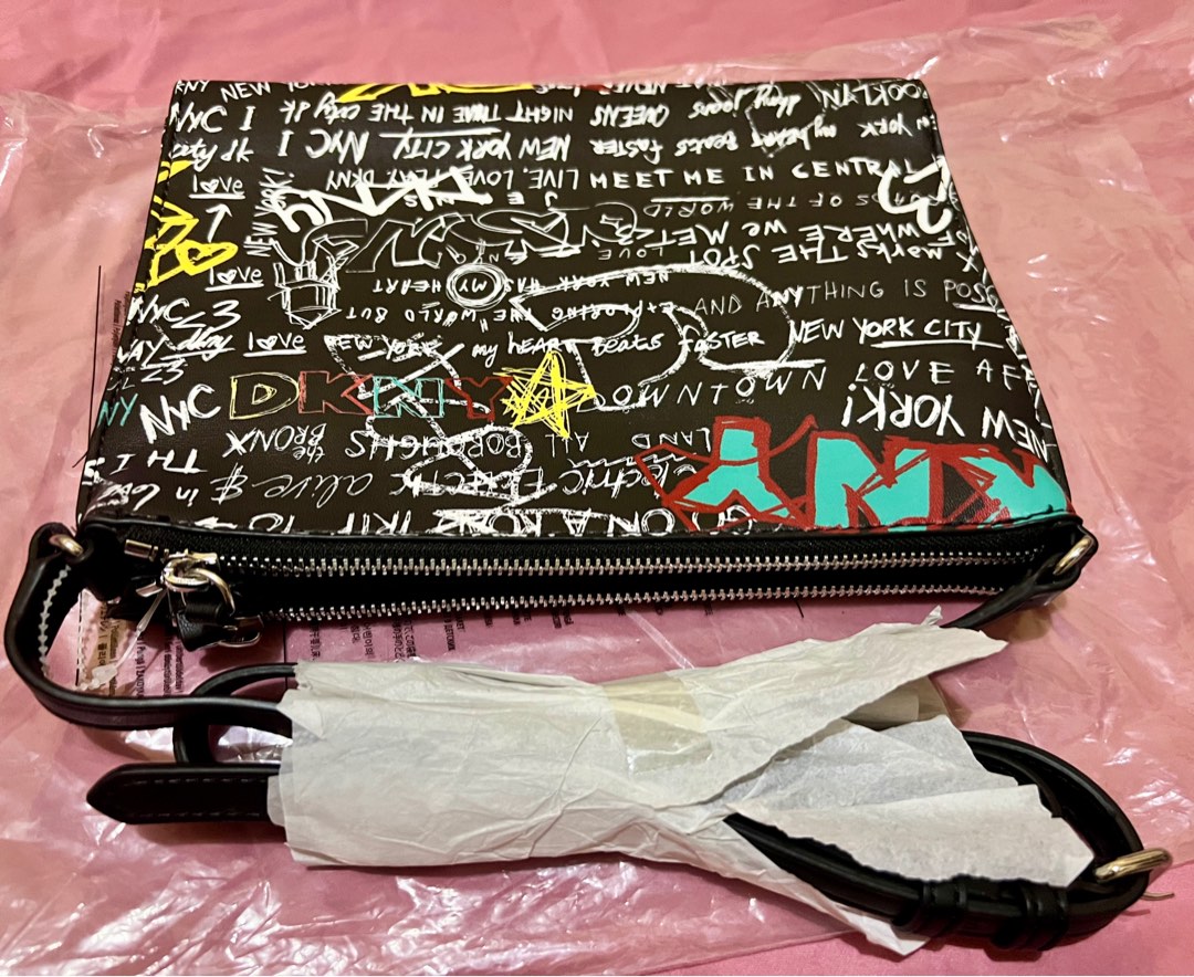 Dkny zoe cheap wristlet