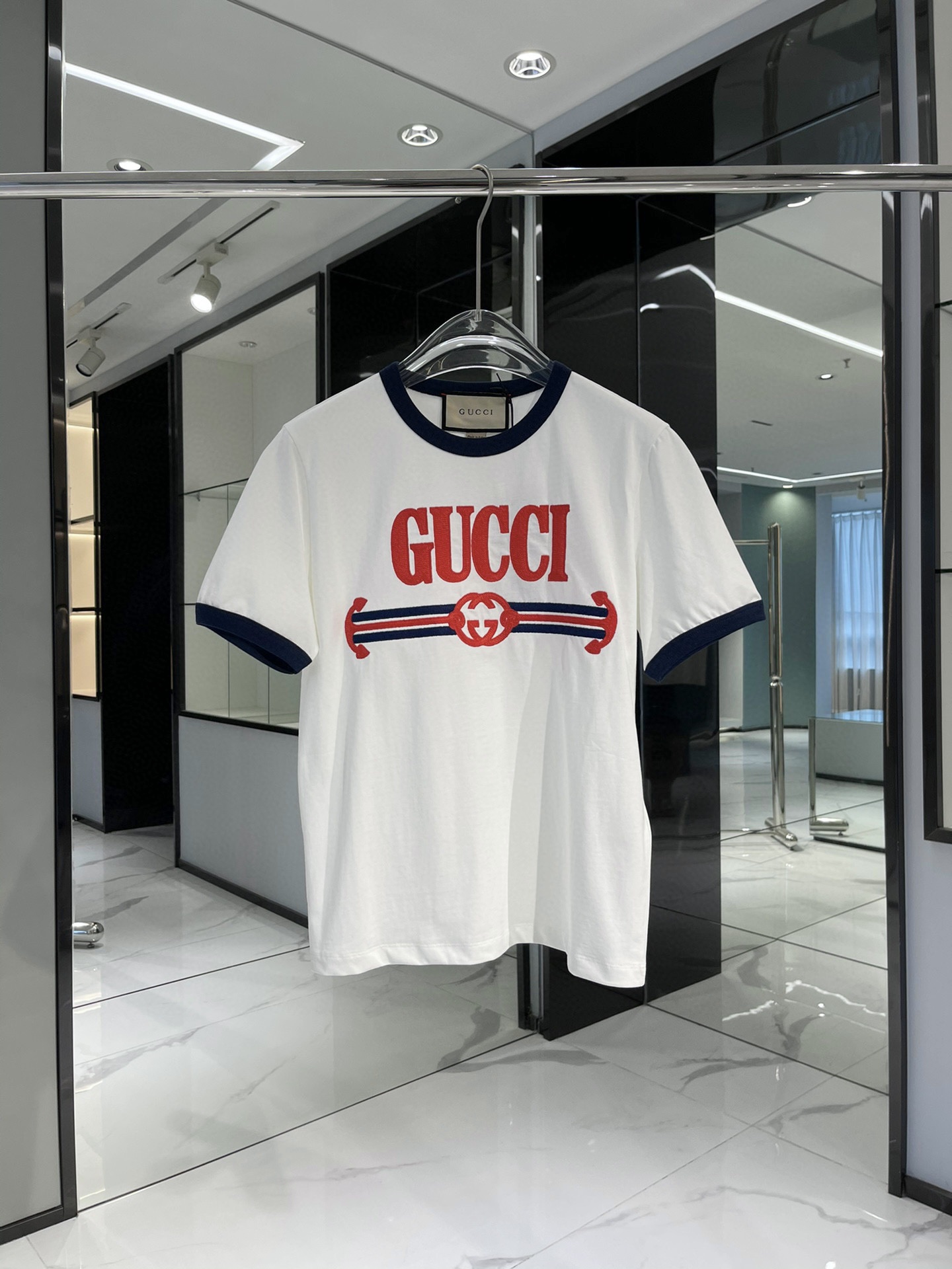 Guess t shirt yupoo 2025