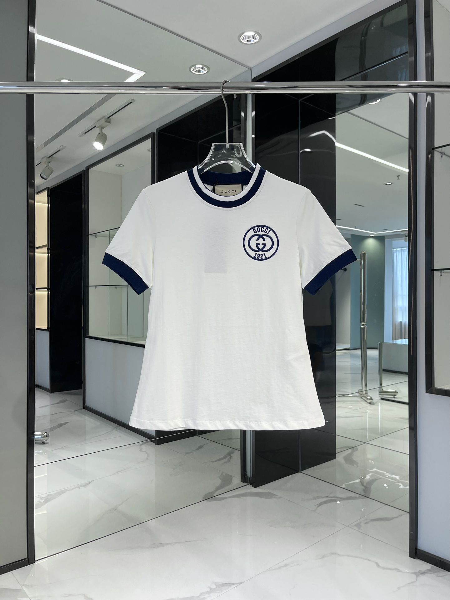 Gucci boutique tee hot sale