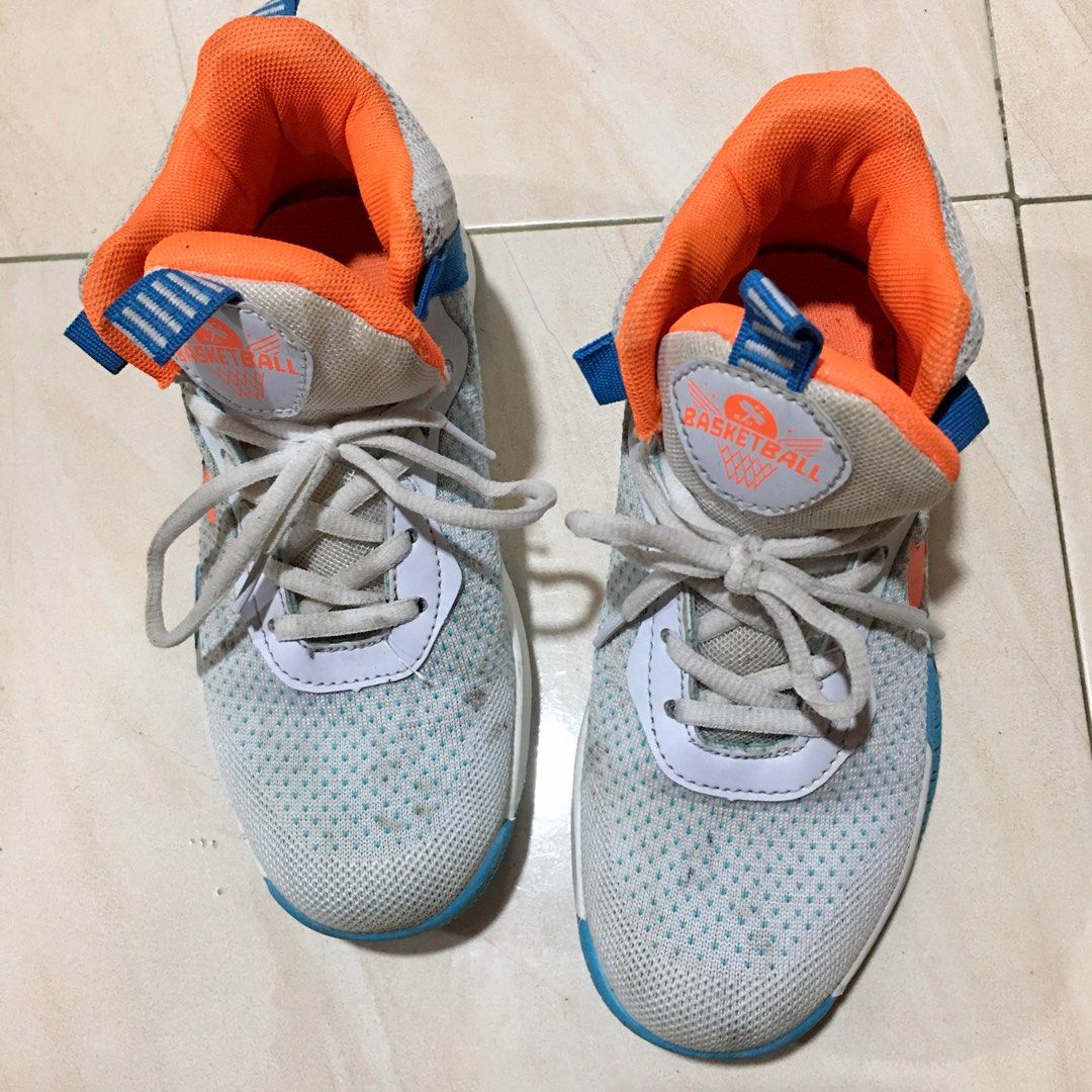 Boys basketball shop shoes size 2