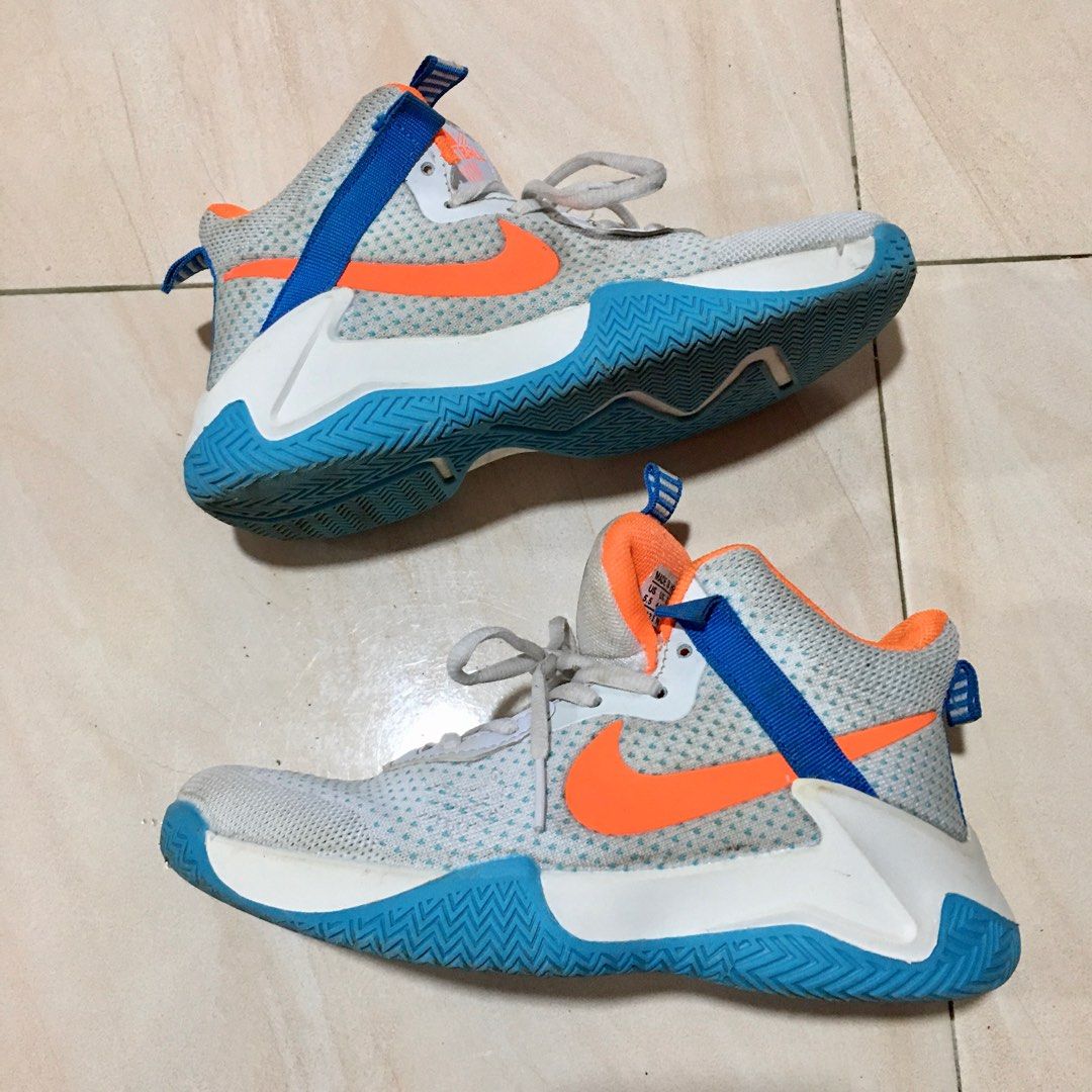 Boys basketball cheap shoes size 1