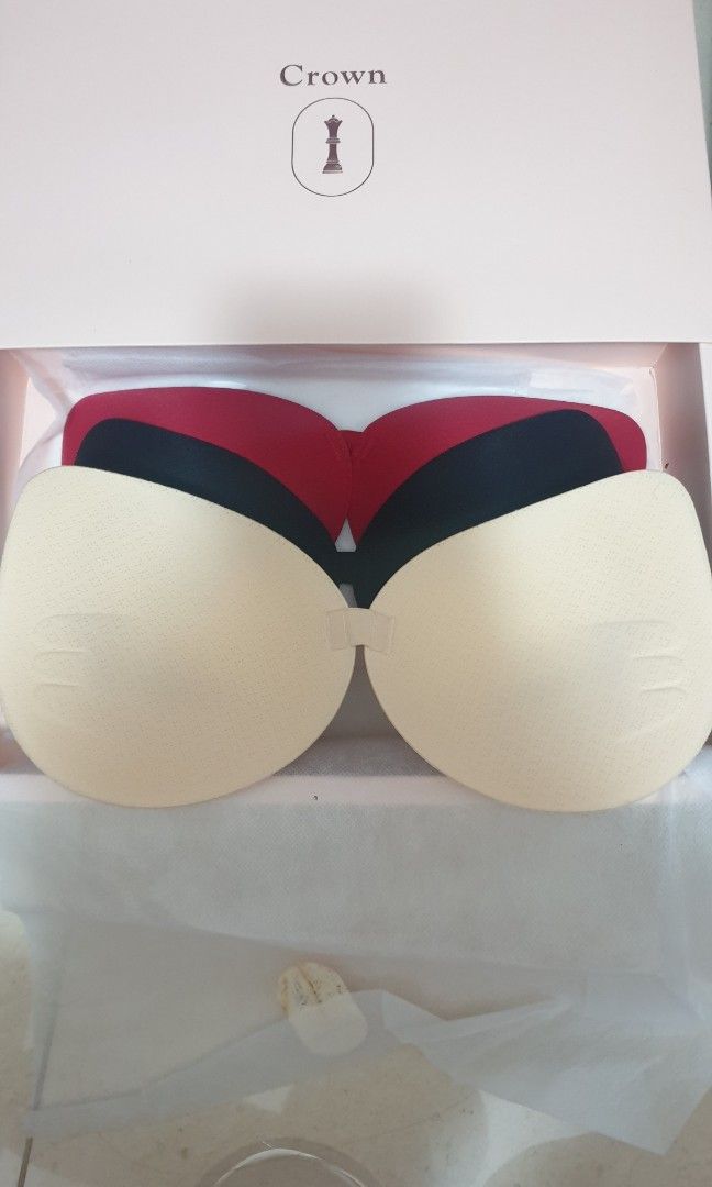 Marks & Spencer Non-Padded Bra 40D, Women's Fashion, New Undergarments &  Loungewear on Carousell