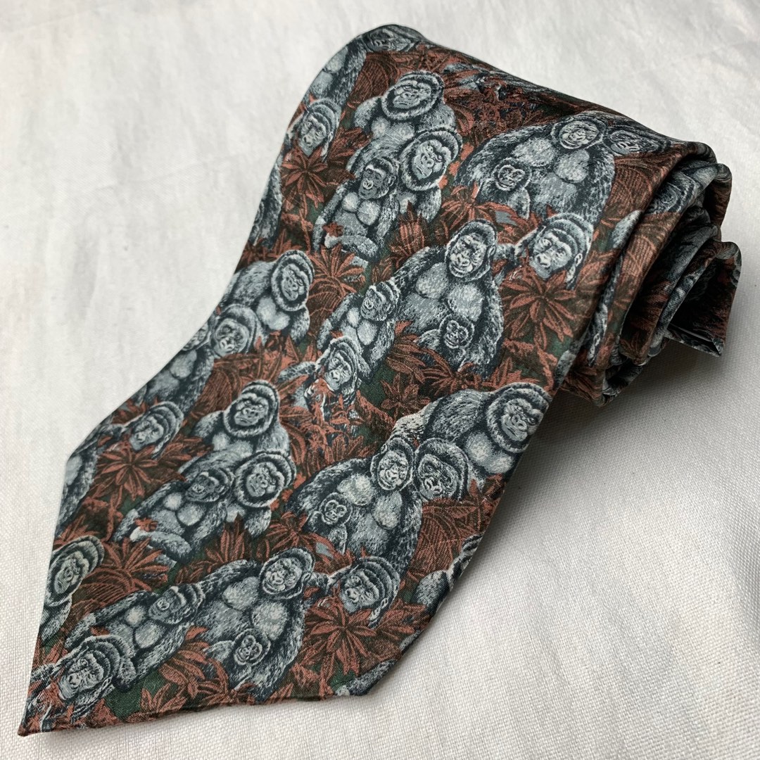 https://media.karousell.com/media/photos/products/2023/11/13/brown_gorilla_novelty_necktie_1699837258_83baed0c.jpg