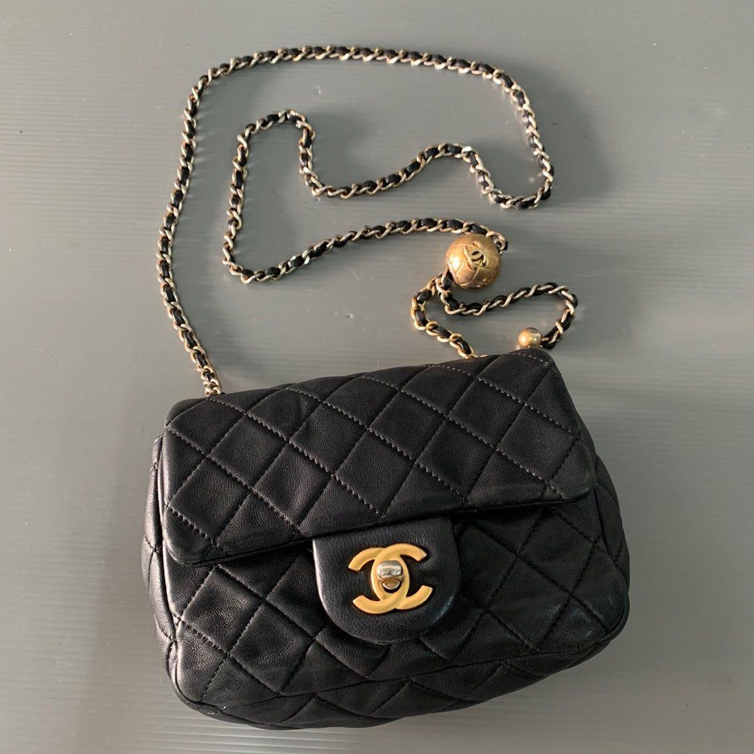 Chanel Mini Square Leather Chain Slingbag, Luxury, Bags & Wallets on  Carousell