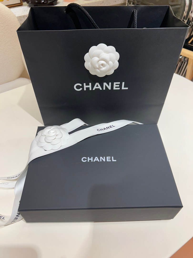 Chanel empty and box 吉袋連盒, 名牌, 手袋及銀包- Carousell