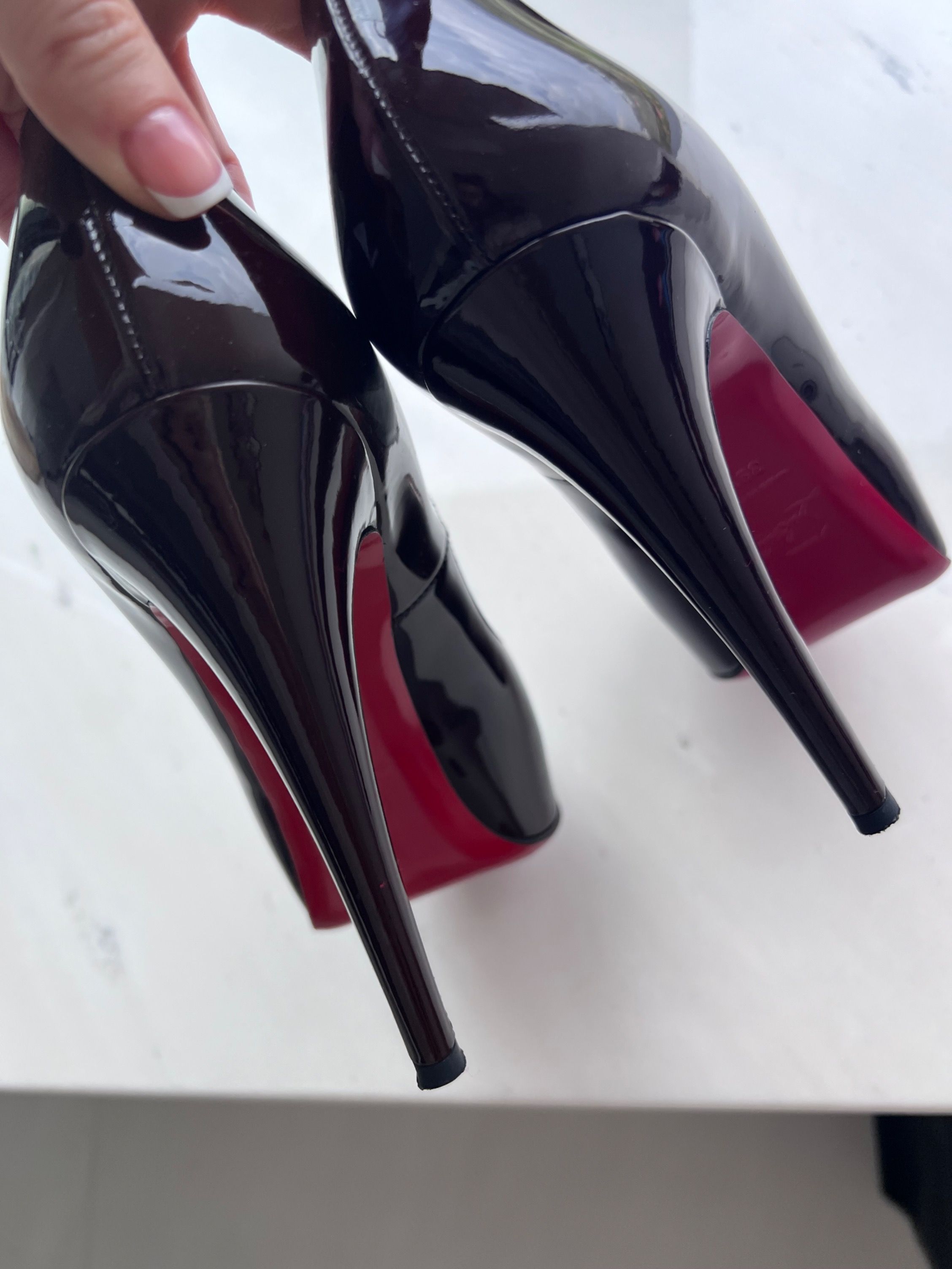 Louboutin imran sandals hot sale