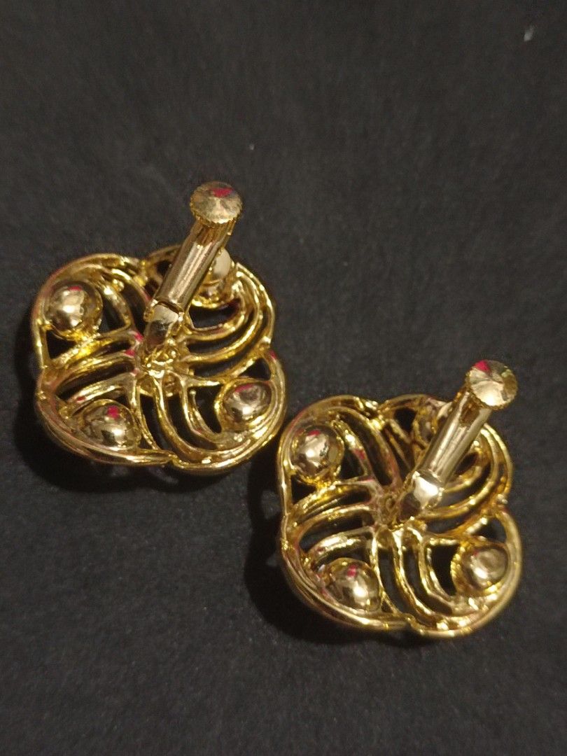 Clip on earrings from Japan (Category: Earrings) located in Manila. Submitted by maxineamber (Listing ID 1265419389, Image 3). Description: Clip on earrings from Japan. Gold tone..