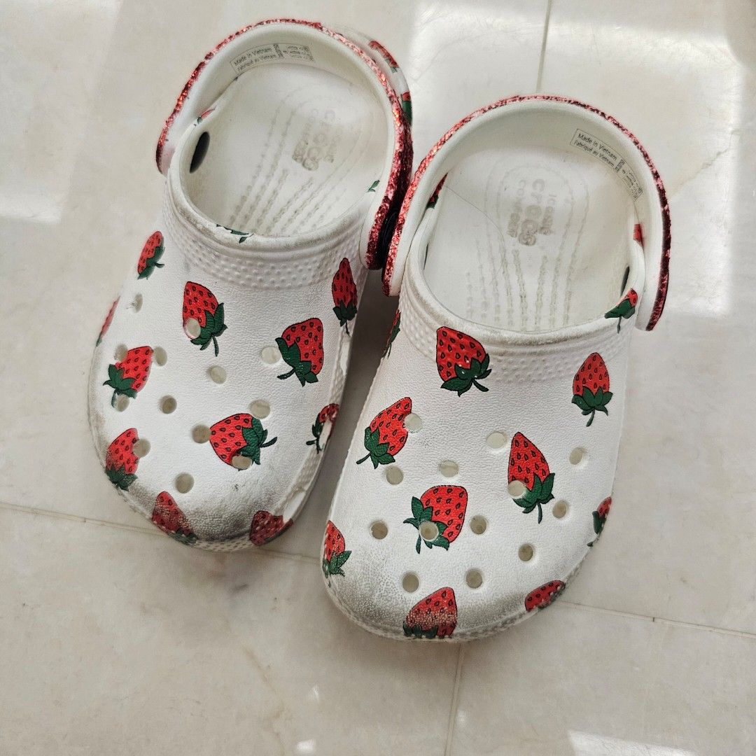 Strawberry crocs deals