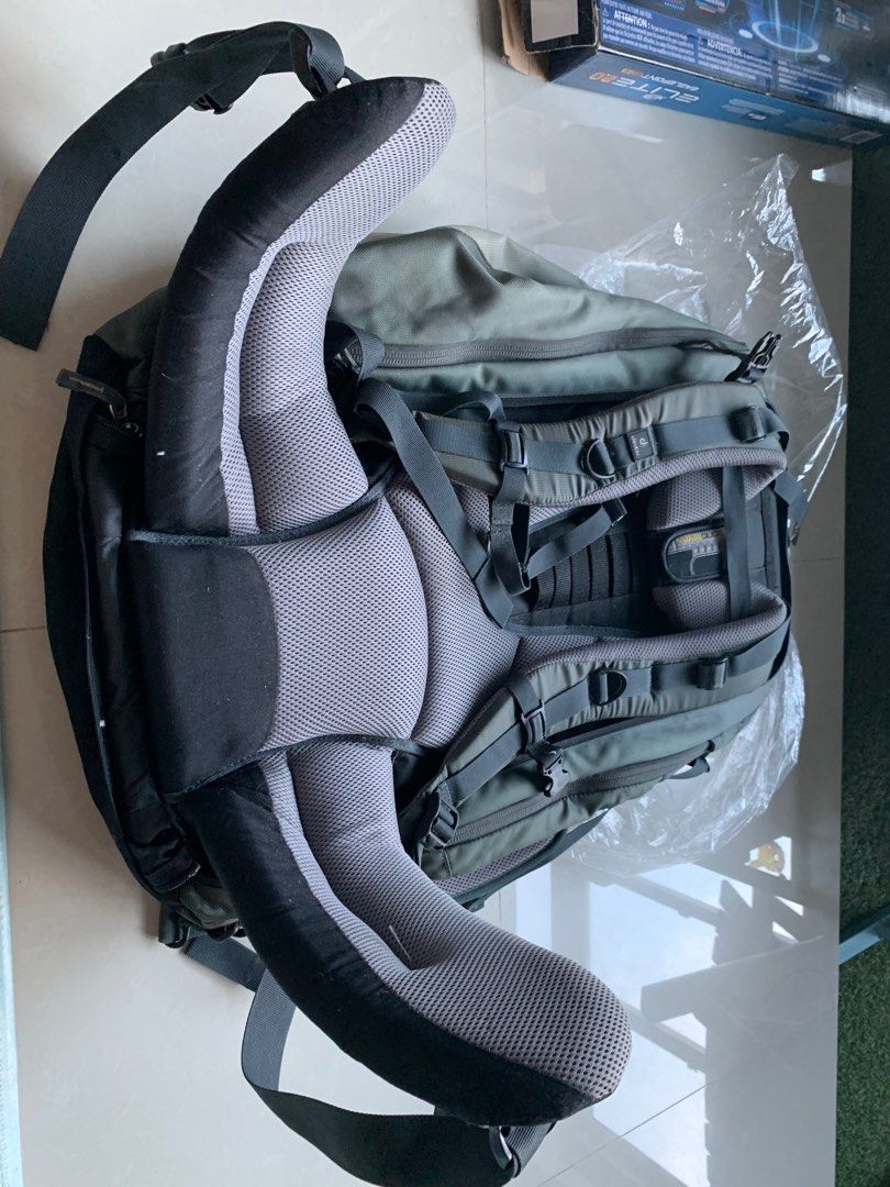 Deuter variquick 70+10 traveller backpack, Hobbies & Toys, Travel