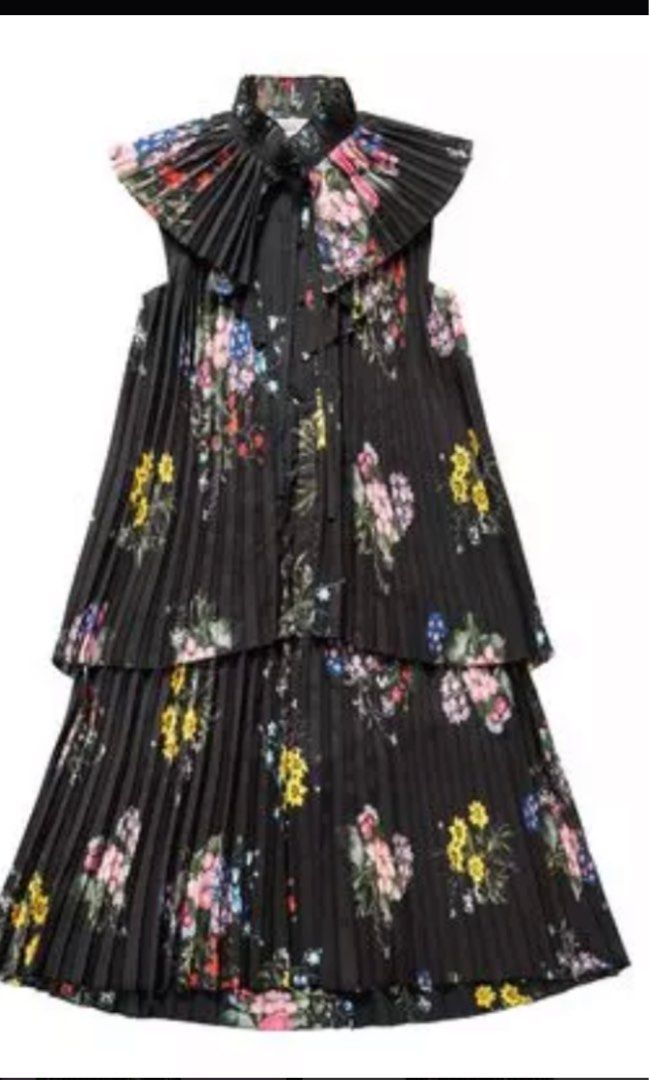 h&m pleated floral dress H M Ramadan Collection 2024 Green Pleated Dress